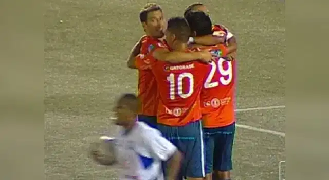 Torneo del Inca: La César Vallejo celebran los goles de Millán y Chávez. 