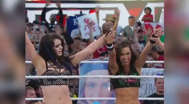 Wrestlemania 31: AJ Lee y Paige vencieron a las Bella Twins en una reñida lucha