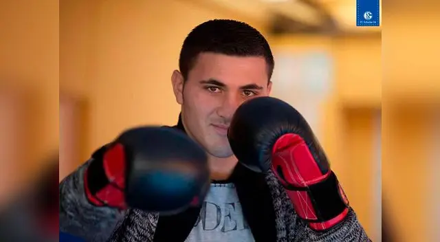 El bosnio Sead Kolasinac boxea en sus ratos libres.