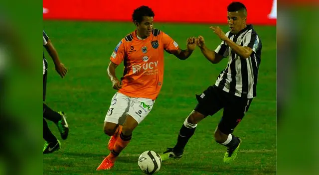 Ronald Quinteros debutó en Alianza en 2003 y juega en Vallejo desde 2013. Ronald Quinteros debutó en Alianza en 2003 y juega en Vallejo desde 2013.
