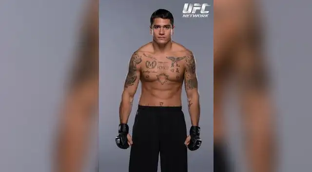 UFC: Marco Olano desde niño tuvo inclinación por la MMA. Él gustaba por practicar desde niño: natación, karate y judo.