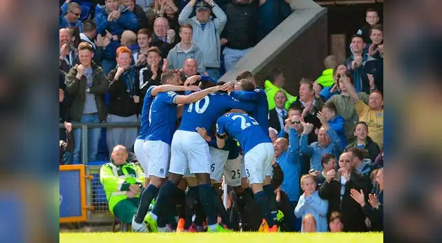 Premier League: el Everton celebra los goles ante el Manchester United.