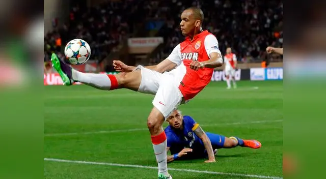 Barcelona: Fabinho, juega a préstamo en el AS Mónaco. 