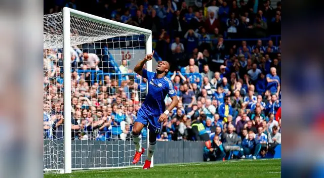 Chelsea vs. Crystal Palace: Didier Drogba se lamenta y pierde un gol. Chelsea vs. Crystal Palace: Didier Drogba se lamenta y pierde un gol.