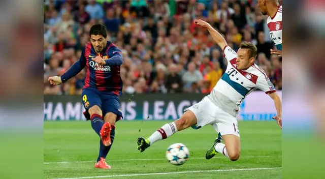 Barcelona vs. Bayern Múnich: Luis Suárez remata ante la marca de Rafinha. Barcelona vs. Bayern Múnich: Luis Suárez remata ante la marca de Rafinha.
