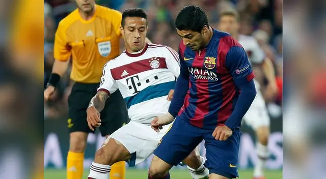 Barcelona vs. Bayern Múnich: Luis Suárez disputa el balón con Thiago. Barcelona vs. Bayern Múnich: Luis Suárez disputa el balón con Thiago.