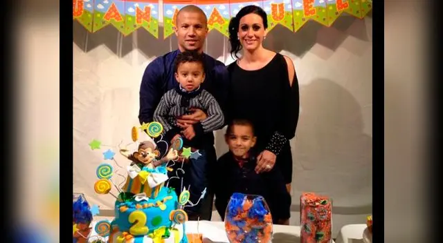 Carlos Sánchez y su esposa en el cumpleaños de uno de sus hijos. Carlos Sánchez y su esposa en el cumpleaños de uno de sus hijos.