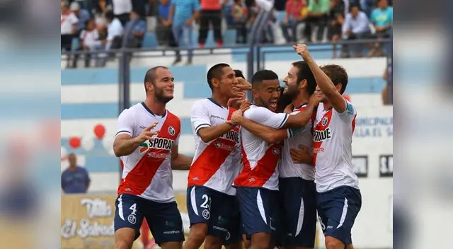 Deportivo Municipal igualó 1-1 ante León de Huánuco y es único líder del Torneo Apertura.