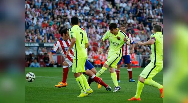 Lionel Messi en el momento exacto que le convierte a Jan Oblak. Lionel Messi en el momento exacto que le convierte a Jan Oblak.