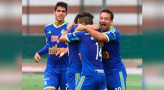 Sporting Cristal venció 2-1 a Ayacucho FC por el Torneo Apertura. Sporting Cristal venció 2-1 a Ayacucho FC por el Torneo Apertura.