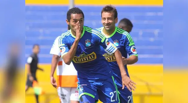Sporting Cristal venció 2-1 a Ayacucho FC por el Torneo Apertura. Sporting Cristal venció 2-1 a Ayacucho FC por el Torneo Apertura.