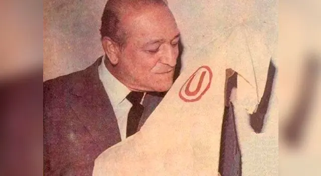 Lolo Fernández jugó toda su carrera en Universitario de Deportes. Lolo Fernández jugó toda su carrera en Universitario de Deportes.