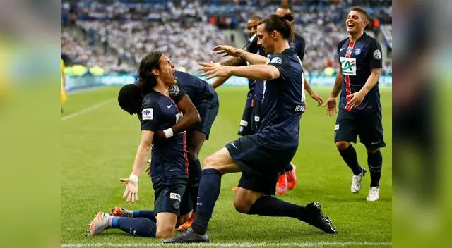 PSG vs. Auxerre: Edinson Cavani celebra su tanto de cabeza PSG vs. Auxerre: Edinson Cavani celebra su tanto de cabeza
