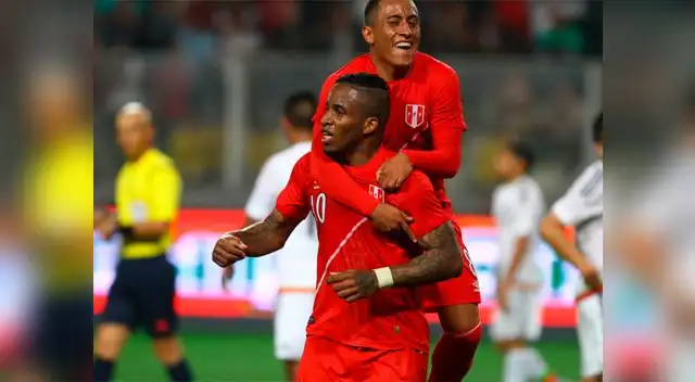 Así celebró Jefferson Farfán su tanto con la Bicolor Así celebró Jefferson Farfán su tanto con la Bicolor