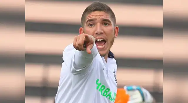 Santiago Silva le anotó 4 goles en igual cantidad de partidos a Universitario en 2014. Santiago Silva le anotó 4 goles en igual cantidad de partidos a Universitario en 2014.