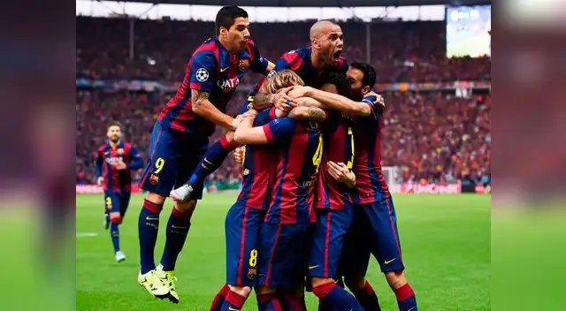 Barcelona vs. Juventus: Luis Suárez, Dani Alves celebran el gol de Ivan Rakitic.