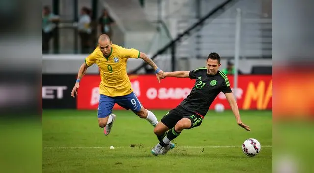 Brasil venció 2-0 a México en amistoso previo a la Copa América