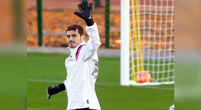 Real Madrid: Iker Casillas encontró en la lesión de Navas, la fórmula para quedarse en España. Real Madrid: Iker Casillas encontró en la lesión de Navas, la fórmula para quedarse en España.