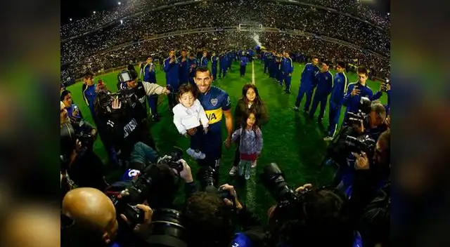 Carlos Tévez usará la "10" que alguna vez usó Juan Román Riquelme.