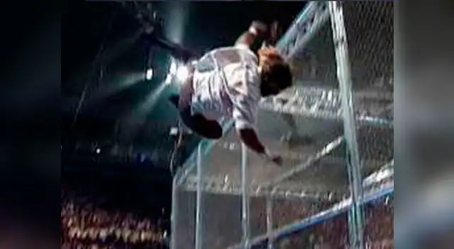 WWE: Hoy se cumplen 17 años de uno de los momentos más impactantes de la compañía [VIDEO]