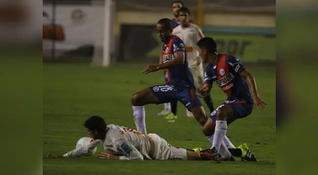 Universitario cayó 1-0 ante Deportivo Municipal por el Torneo Apertura. Universitario cayó 1-0 ante Deportivo Municipal por el Torneo Apertura.