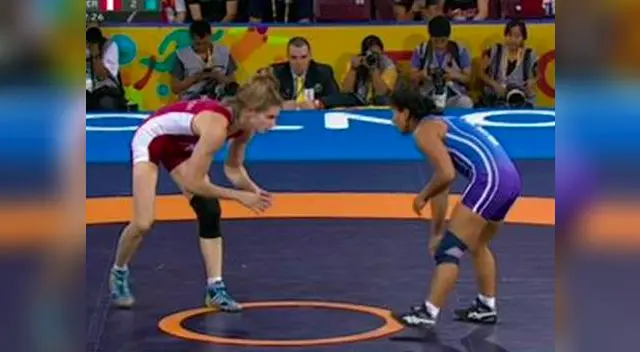 Toronto 2015: Thalia Mallqui ganó la medalla de plata en lucha libre.