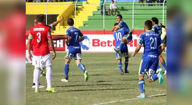 Sporting Cristal venció 2-1 a Juan Aurich y entra a la pelea por el Torneo Apertura Sporting Cristal venció 2-1 a Juan Aurich y entra a la pelea por el Torneo Apertura