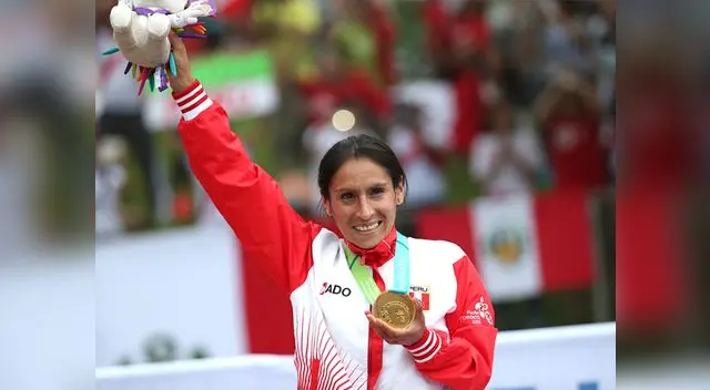 Tejeda mostrando la segunda presea para Perú Tejeda mostrando la segunda presea para Perú