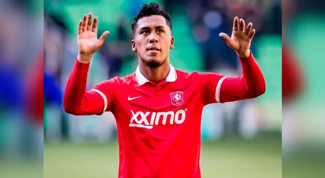 Renato Tapia anotó 5 goles en 17 partidos con el Twente en la Eredivisie la temporada pasada.