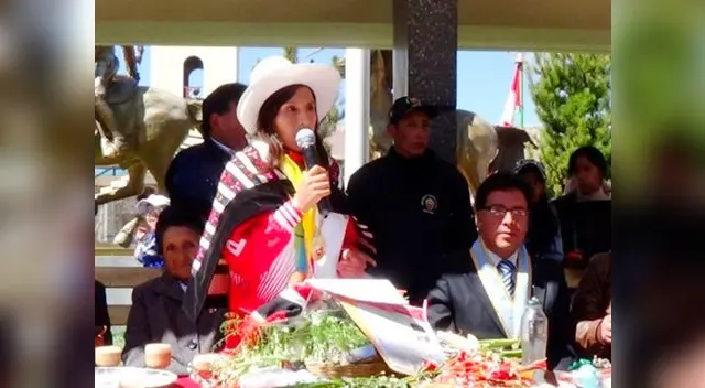 Gladys agradeciendo al pueblo de Junín Gladys agradeciendo al pueblo de Junín