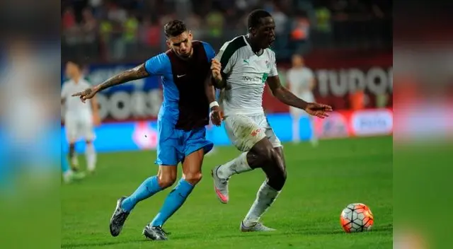 Luis Advíncula jugará en el Bursaspor por las próximas tres temporadas.
