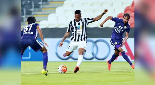 Jefferson Farfán jugó con el Al Jazira en el empate 2-2 ante el Al Ain por la Copa del Golfo Árabe. Jefferson Farfán jugó con el Al Jazira en el empate 2-2 ante el Al Ain por la Copa del Golfo Árabe.