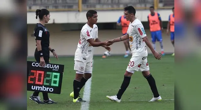 Giménez dejando el campo por Siucho 