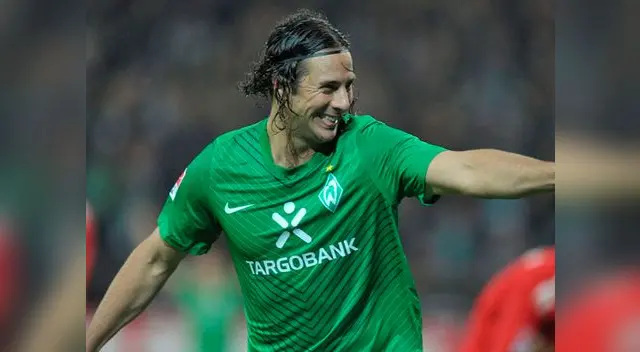 Claudio Pizarro: hincha del Werder Bremen le dedicó estatua y pidió su regreso. Claudio Pizarro: hincha del Werder Bremen le dedicó estatua y pidió su regreso.