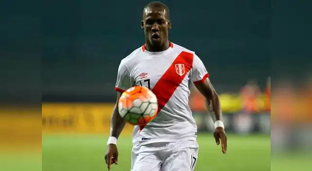 Luis Advíncula debutó en la Selección Peruana en 2010.