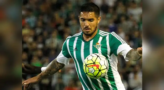 Juan Vargas podría ser reservado por el técnico del Real Betis. Juan Vargas podría ser reservado por el técnico del Real Betis.