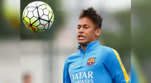 Neymar aceptó que recibió oferta del Manchester United pero decidió quedarse en el Barcelona.