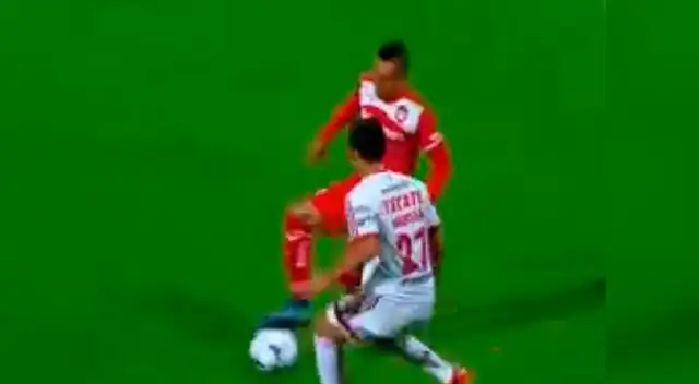 Christian Cueva hizo un 'huachón' y dejó en ridículo a jugador de Tijuana