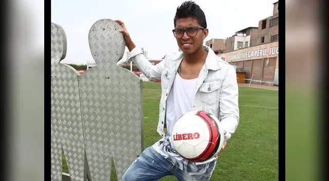 Rinaldo Cruzado debutó en la Selección Peruana en amistoso ante Trinidad y Tobago en 2006. Rinaldo Cruzado debutó en la Selección Peruana en amistoso ante Trinidad y Tobago en 2006.