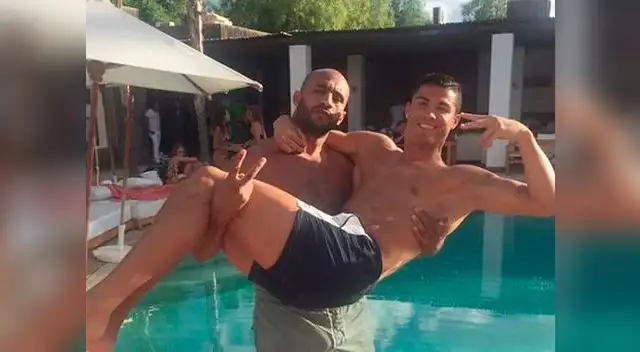 Cristiano Ronaldo posó juntó a boxeador y la titularon 'Recién casados' Cristiano Ronaldo posó juntó a boxeador y la titularon 'Recién casados'