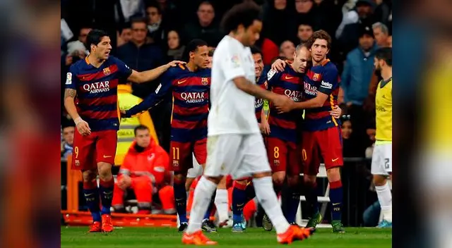 Barcelona aplastó 4-0 al Real Madrid en el Santiago Bernabéu por Liga BBVA. Barcelona aplastó 4-0 al Real Madrid en el Santiago Bernabéu por Liga BBVA.