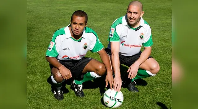 Damián Ísmodes en su presentación en el Racing de Santander. A su lado, el uruguayo Sergio Orteman.