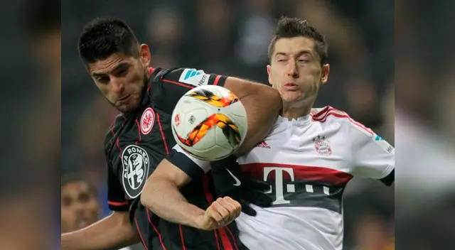 Carlos Zambrano es titular en el encuentro entre Bayern Múnich vs. Eintracht Frankfurt.