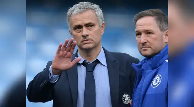 José Mourinho podría dejar de ser técnico del Chelsea en las próximas horas.