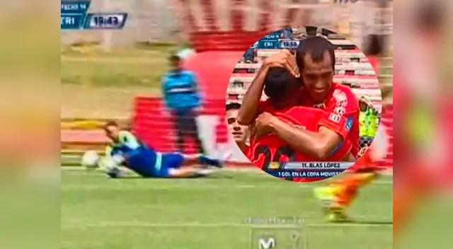 Blas López celebra su gol tras el blooper de Diego Penny. Blas López celebra su gol tras el blooper de Diego Penny.