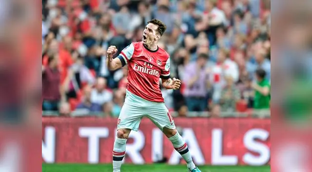Lionel Messi cerca de jugar en Arsenal.