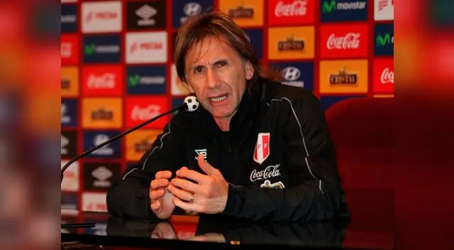 Ricardo Gareca en la sala de conferencia de la Videna. Ricardo Gareca en la sala de conferencia de la Videna.