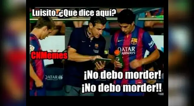 Hinchas del Real Madrid burlándose de Luis Suarez Hinchas del Real Madrid burlándose de Luis Suarez