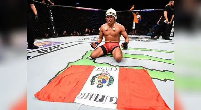 Barzola con la bandera peruana  Barzola con la bandera peruana