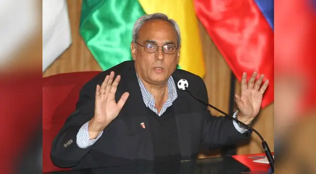 Manuel Burga fue capturado por policía nacional en la puerta de su casa Manuel Burga fue capturado por policía nacional en la puerta de su casa